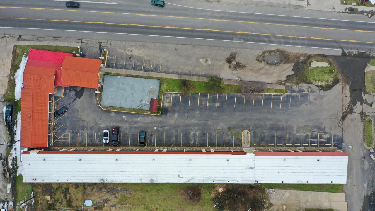 Economy Inn — photo 10