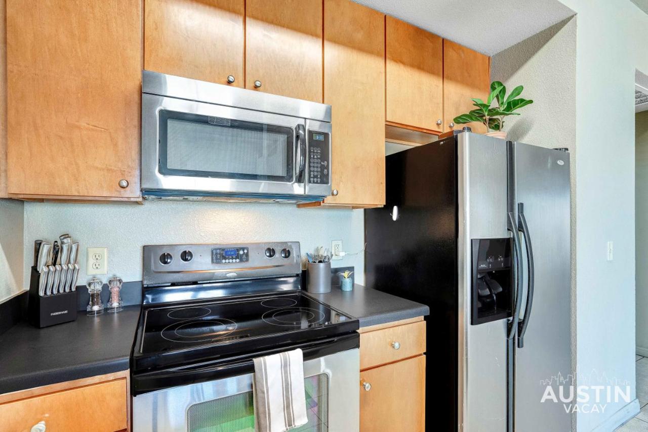 6BR 4BA West Campus Group Stay Walk to UT, SXSW and Downtown by Austin Vacay - 3