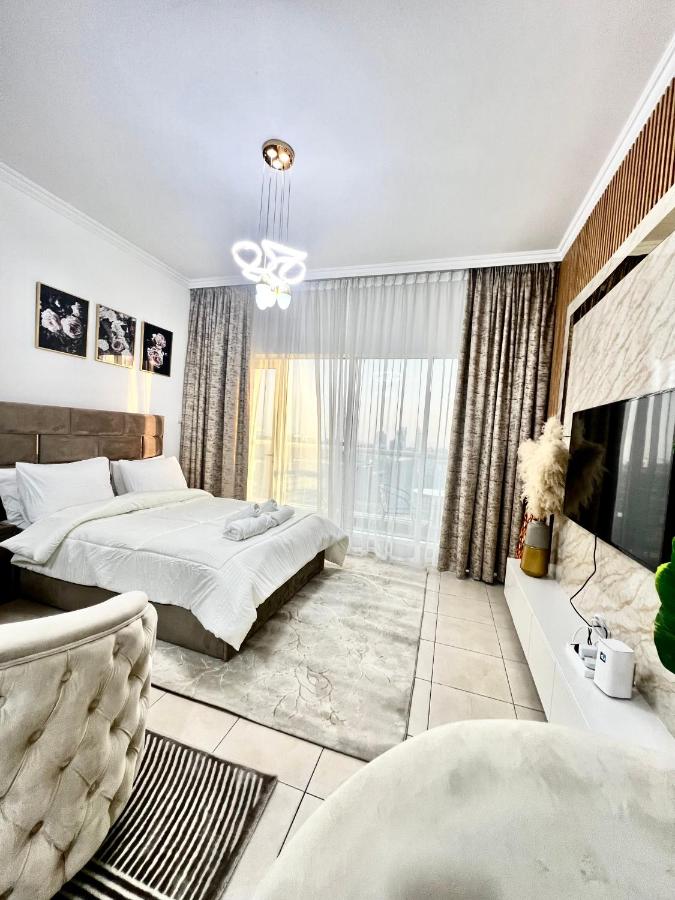 Spacious Modern Studio In downtown