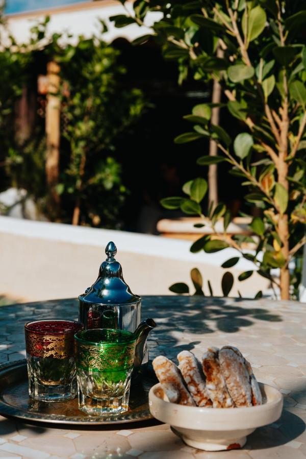 Riad white flowers - 5