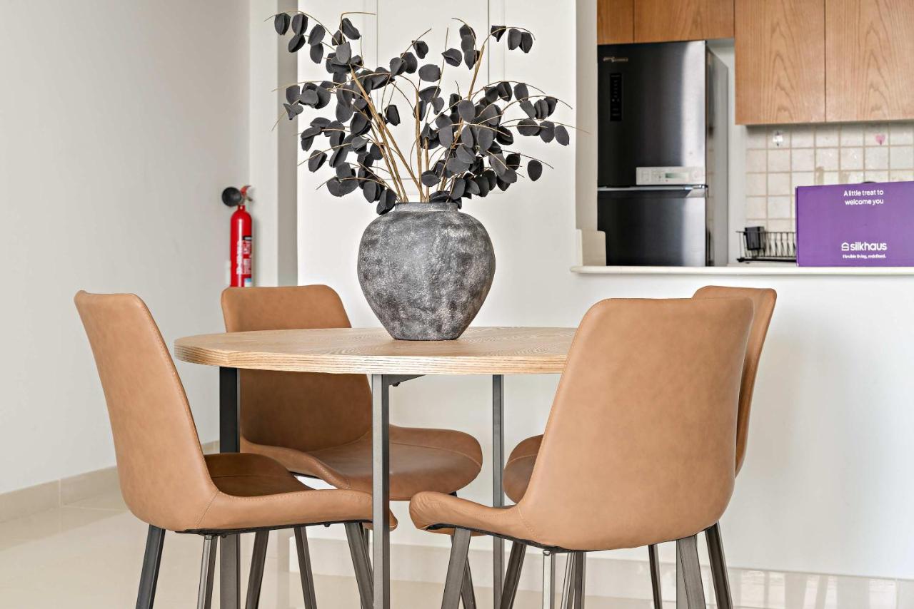 Silkhaus Vacation Homes 1BDR Near Reem Park at Julphar Tower - 4