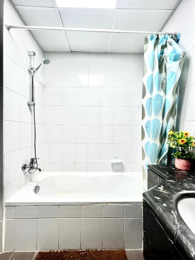 Spacious Modern Studio In downtown - 3