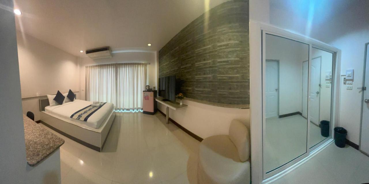 Ree- Riverside hotel - 3