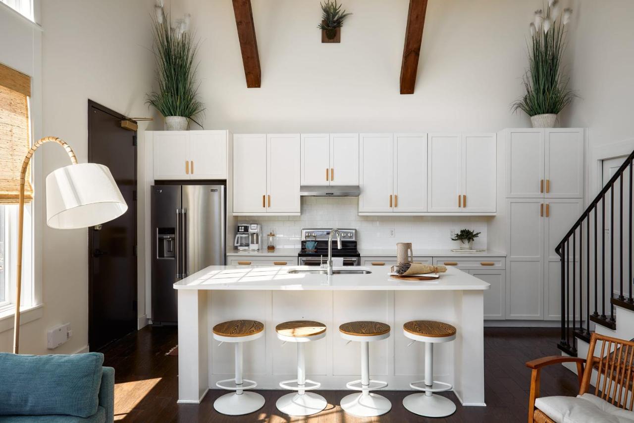 Penthouse In 12 South With Balcony, Near Broadway! - 3