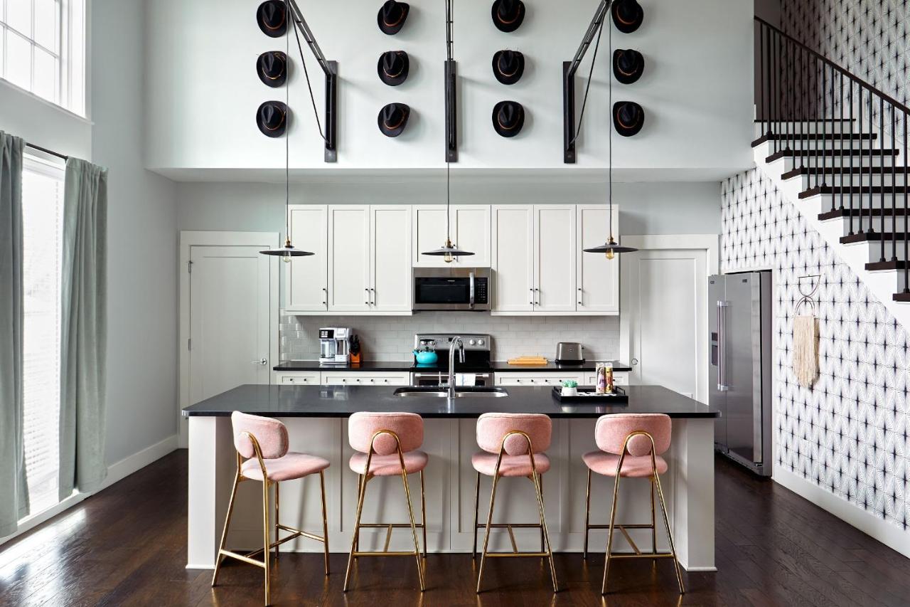 12 South Penthouse, Coffee, Tacos & City Views! - 2