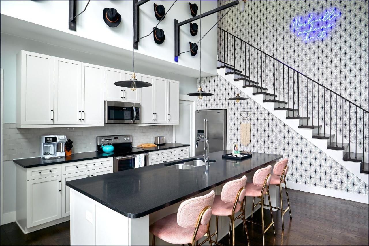 12 South Penthouse, Coffee, Tacos & City Views! - 4