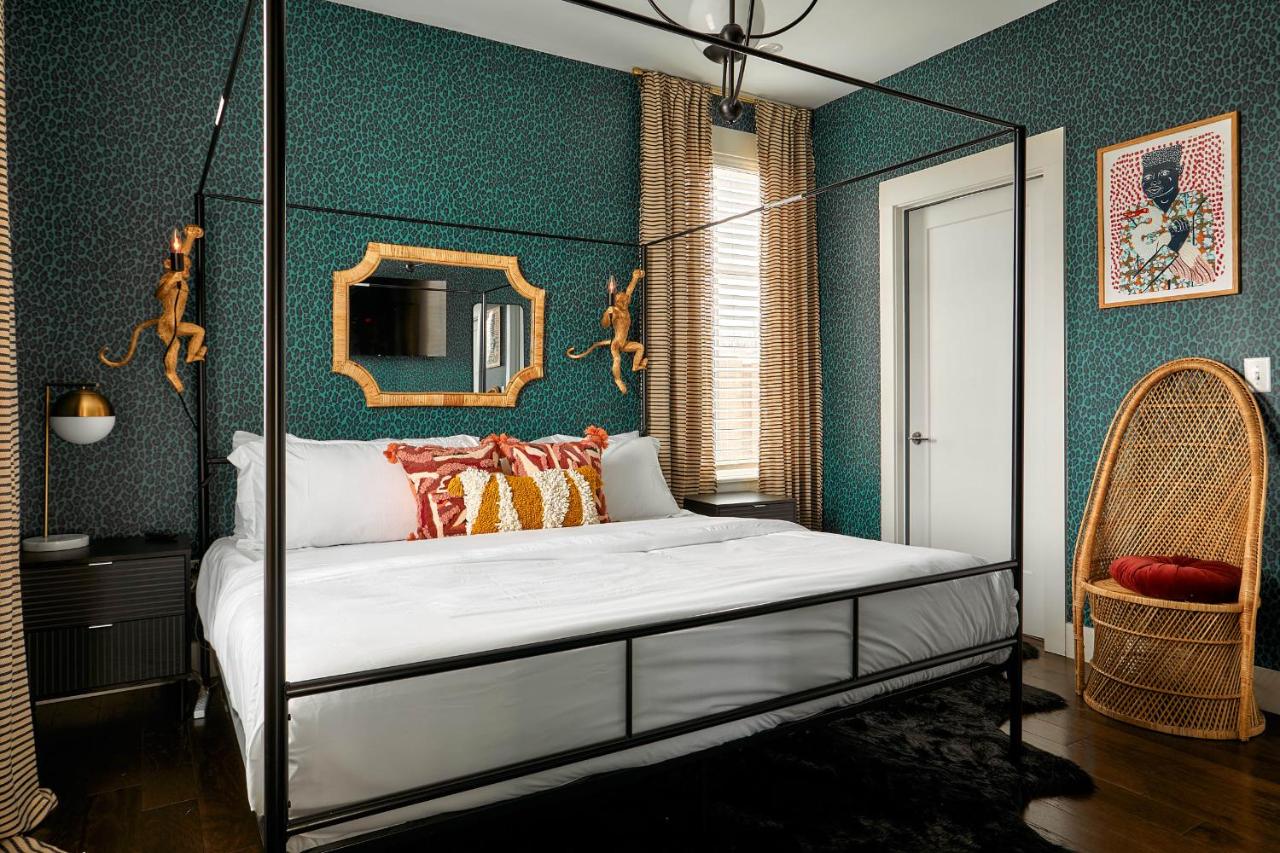 Upscale 12 South Penthouse with 2 Kings, Balcony 1 of 7 Themed Lofts at Cowrite, Find Coffee and Tacos Downstairs, Complimentary Spin Class, Walk to Shopping in 12 South, 10 Minutes to Broadway, Parking, 24 Hr Hospitality - 4