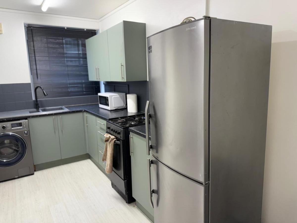 Central London 2BR Flat Ideal for Work & Family - 4