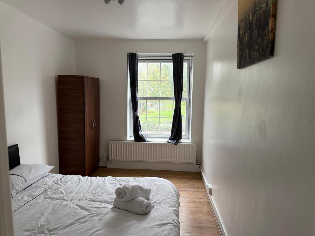 Central London 2BR Flat Ideal for Work & Family - 2