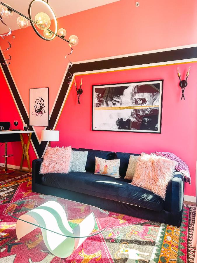 Dolly's Glam Getaway - Glittering Gem Near Broadway - 2