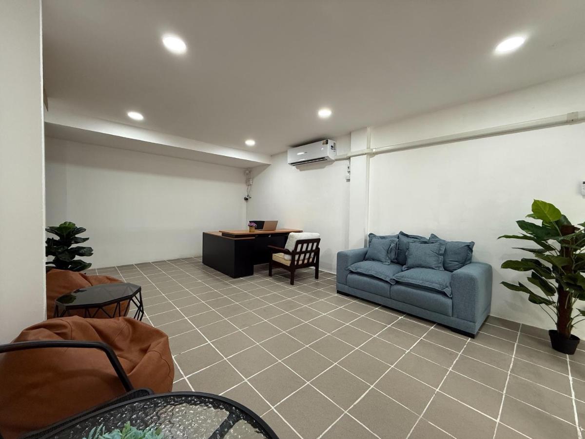 Sukhumvit 48 separated room quiet and comfortable with fast internet and smart TV - 5