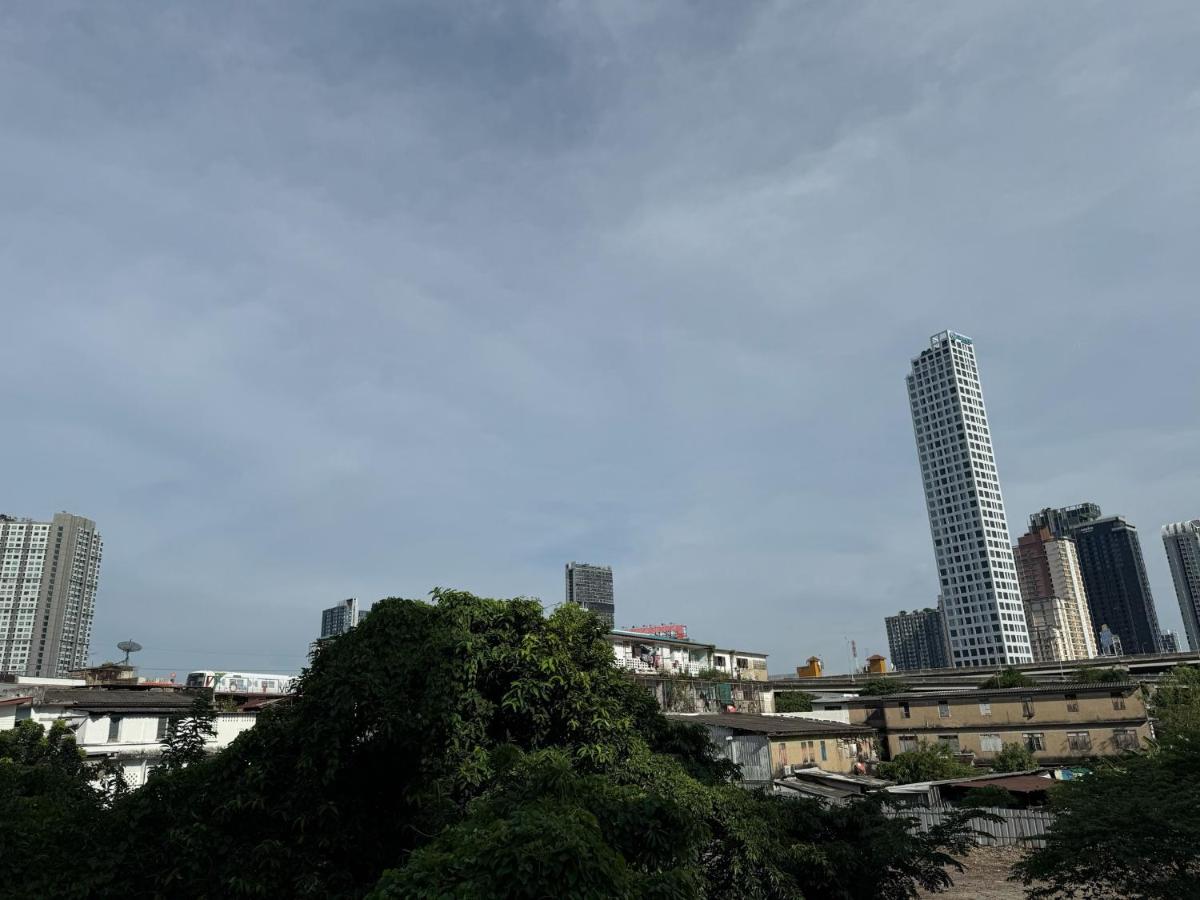 Sukhumvit 48 separated room quiet and comfortable with fast internet and smart TV - 3