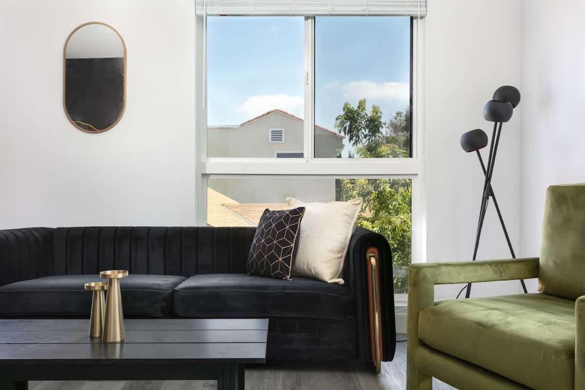 3BR Urban Retreat with Modern Amenities - 3