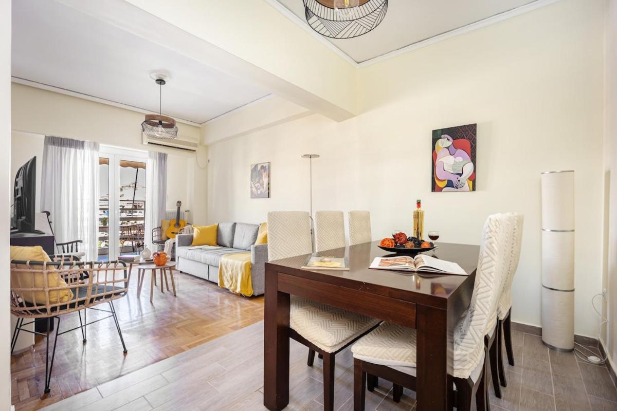 Stylish 2BD with Balcony in Central Athens - 4