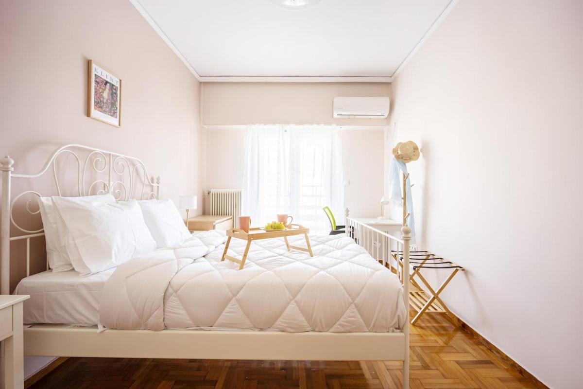 Stylish 2BD with Balcony in Central Athens - 2