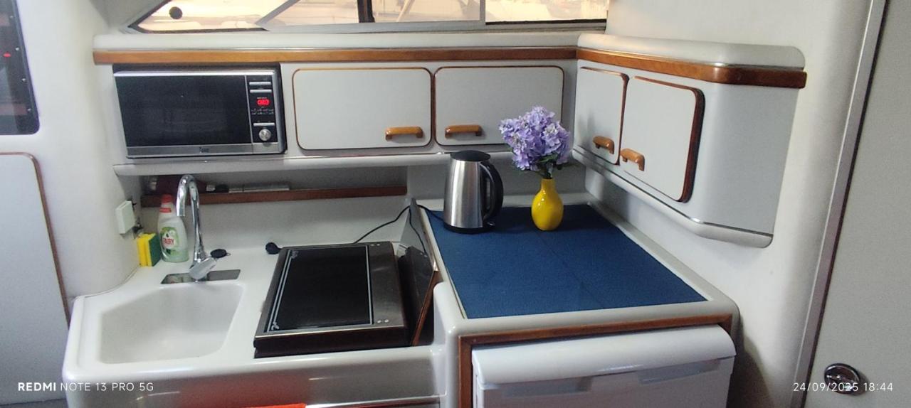 Marina Yatch Hostel - 2