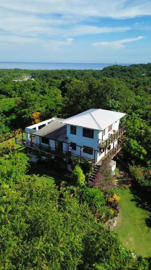 Coyaba Private Hilltop Jungle Retreat - 4