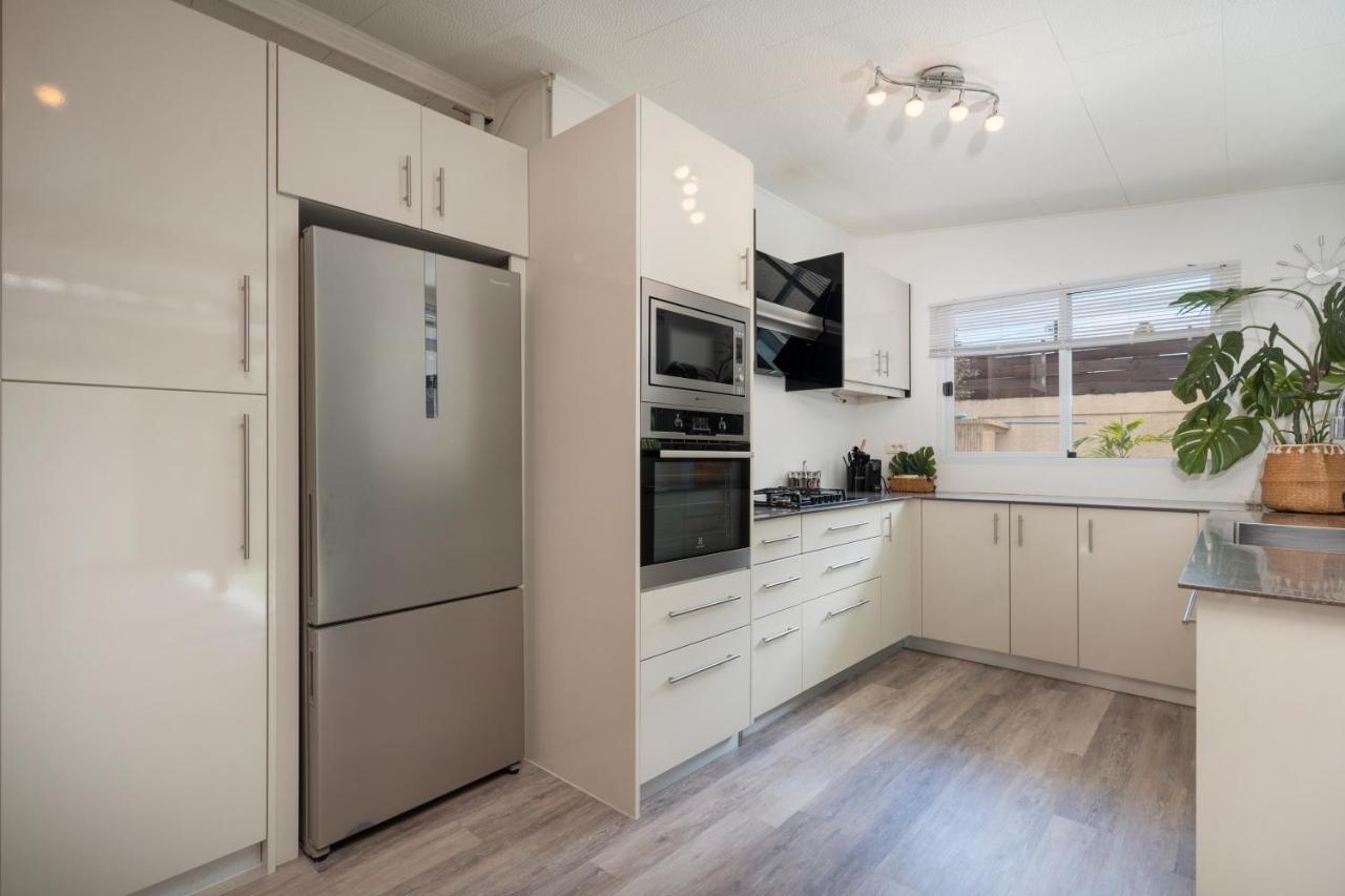 Tiaki Guesthouse Apartment - 5min drive to beach & Shops ! 1BDR APT with pool - 3