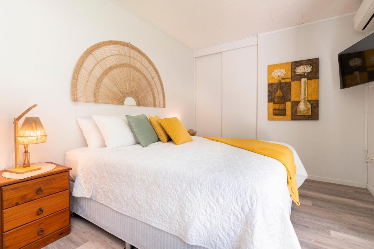 Tiaki Guesthouse Apartment - 5min drive to beach & Shops ! 1BDR APT with pool - 5