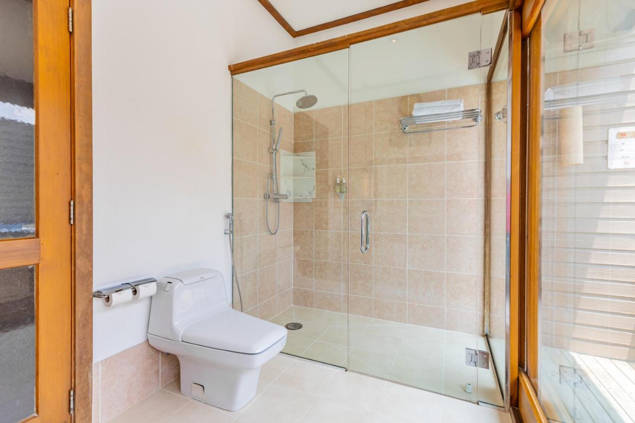 Meeru Maldives Resort Island - 3