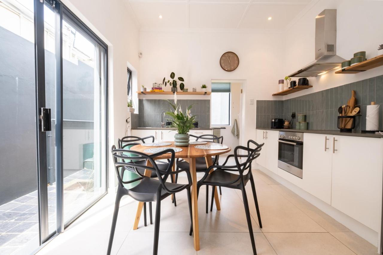 Charming Woodstock House - 2