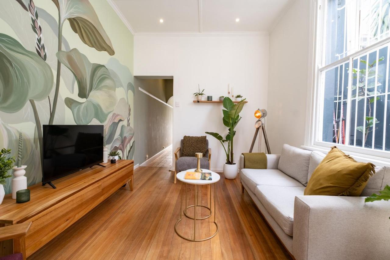 Charming Woodstock House - 4