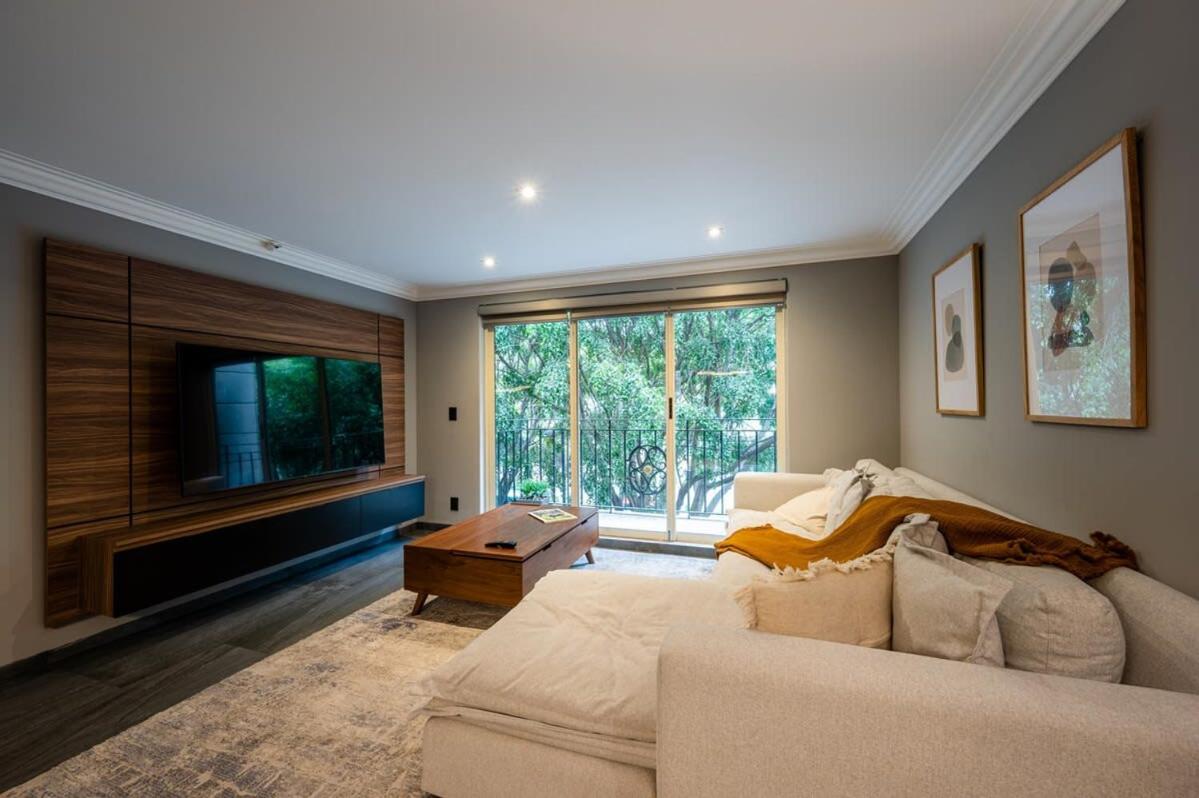 Capitalia Rest or Work Balcony Views Jacuzzi - 2