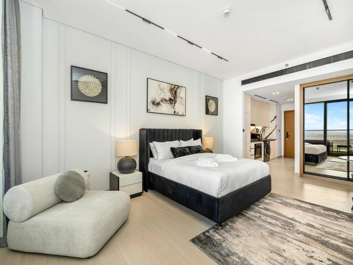 Modern Studio with Jacuzzi and Premium Amenities - 2