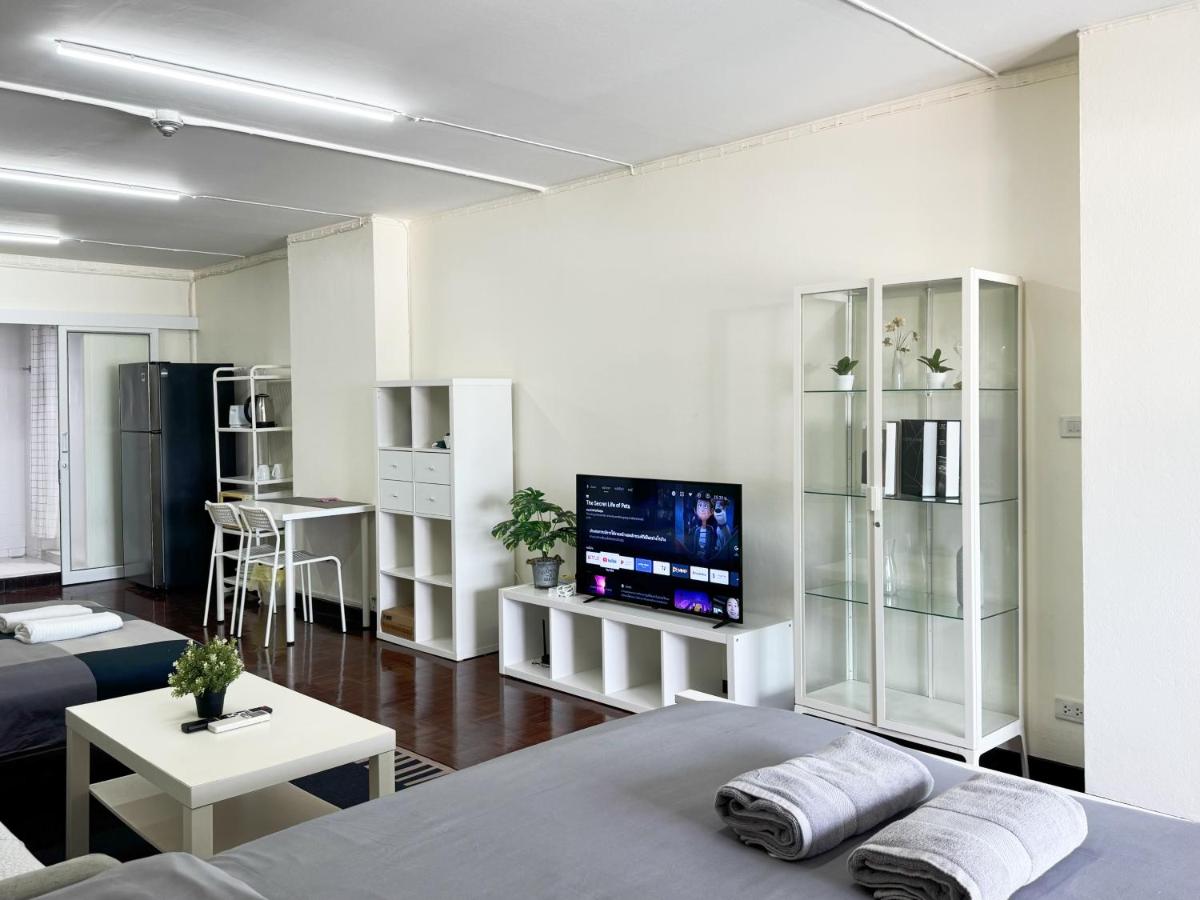 Central 1BR 50sqm Walk to BTS City Center