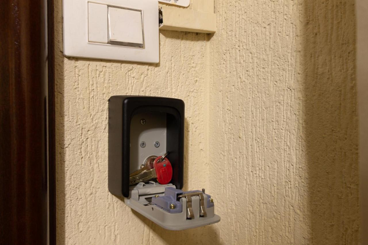 Chic industrial Design apartment by Vatican Museum - 4