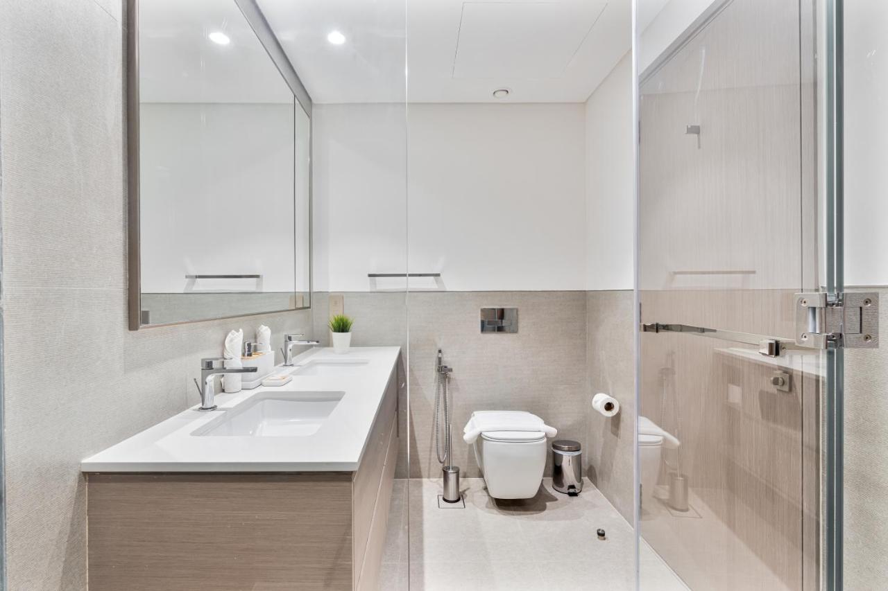 Luxury 4BR Full Burj khalifa & Fountain View, 1Gbps, PS5 - 3