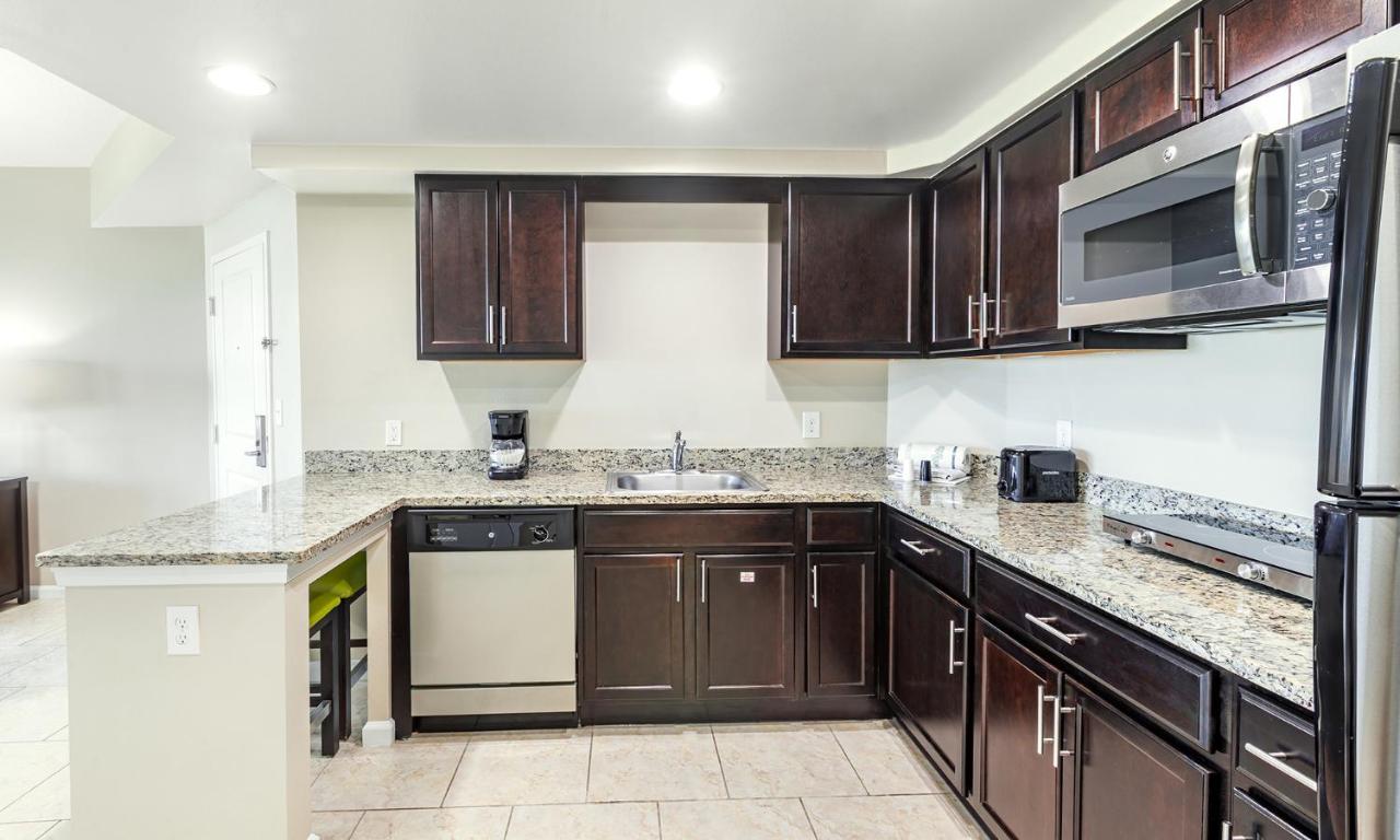 Vacation Village at Parkway - Building 11 — photo 9