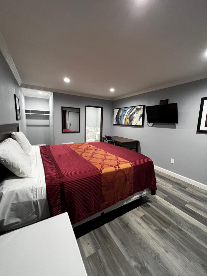 Aqua Inn Motel — photo 10