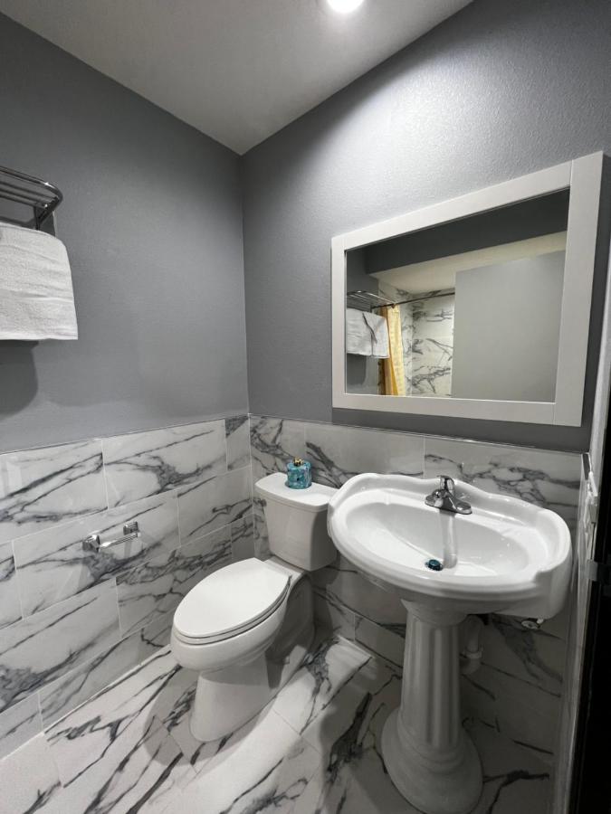 Aqua Inn Motel — photo 8