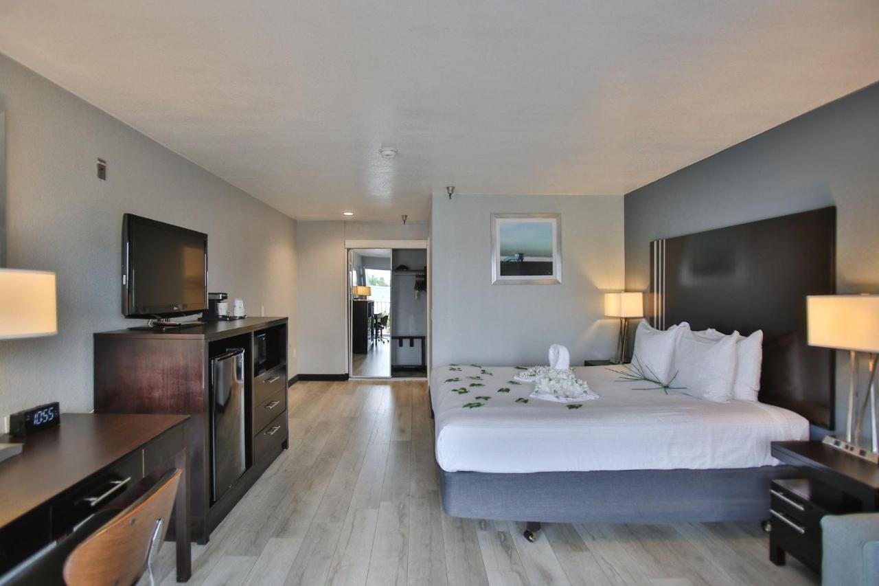 19360 Beach Blvd Huntington Beach Ca — photo 23