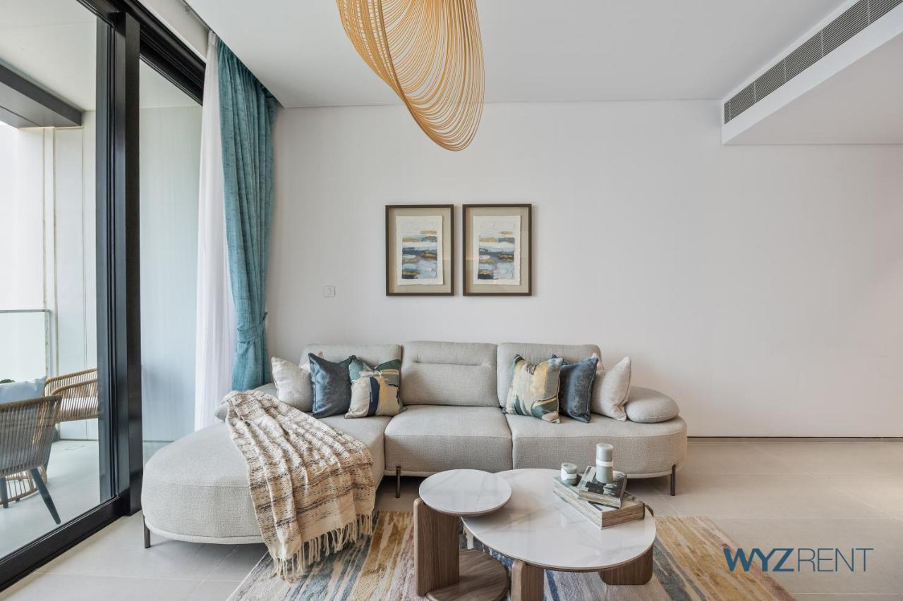 Deluxe 1 BR in The Address JBR Beachfront Access