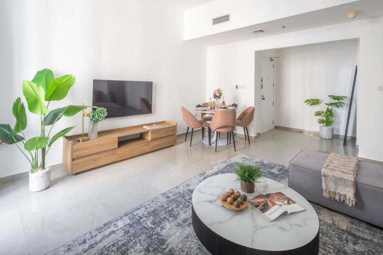 Frank Porter - Marina Wharf 1 - 4