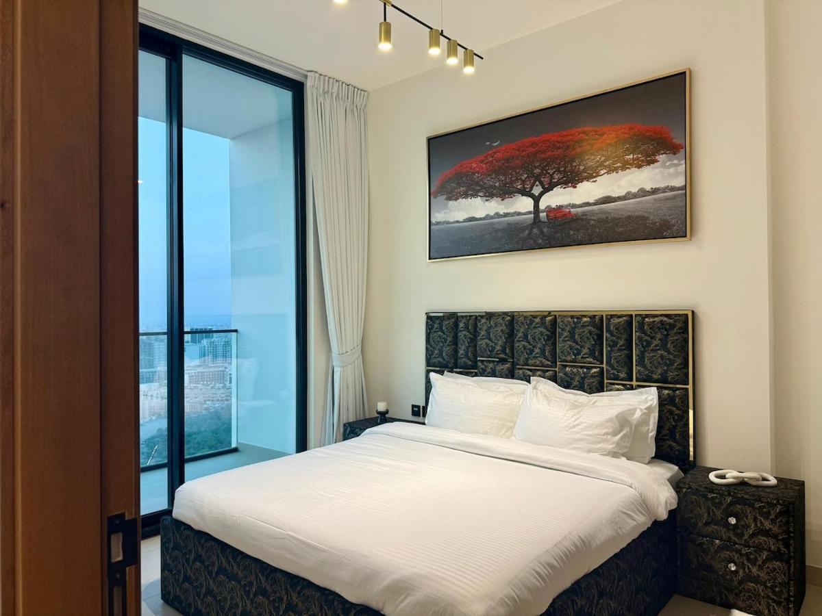 Modern 1BD APT In Binghatti Burj Khalifa Skyline - 2