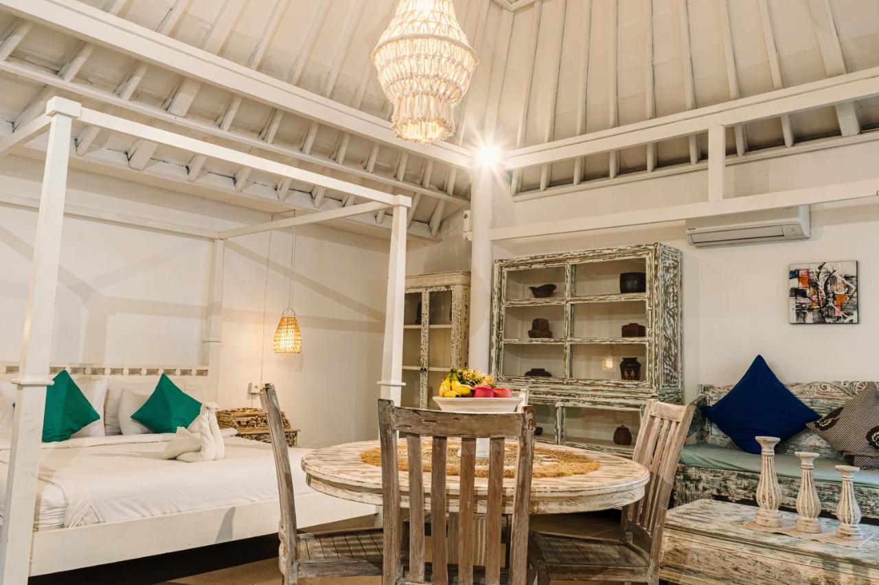 Villa Helenia Canggu, Private Pool, Fast Wifi, 4 min to FINNS - 2