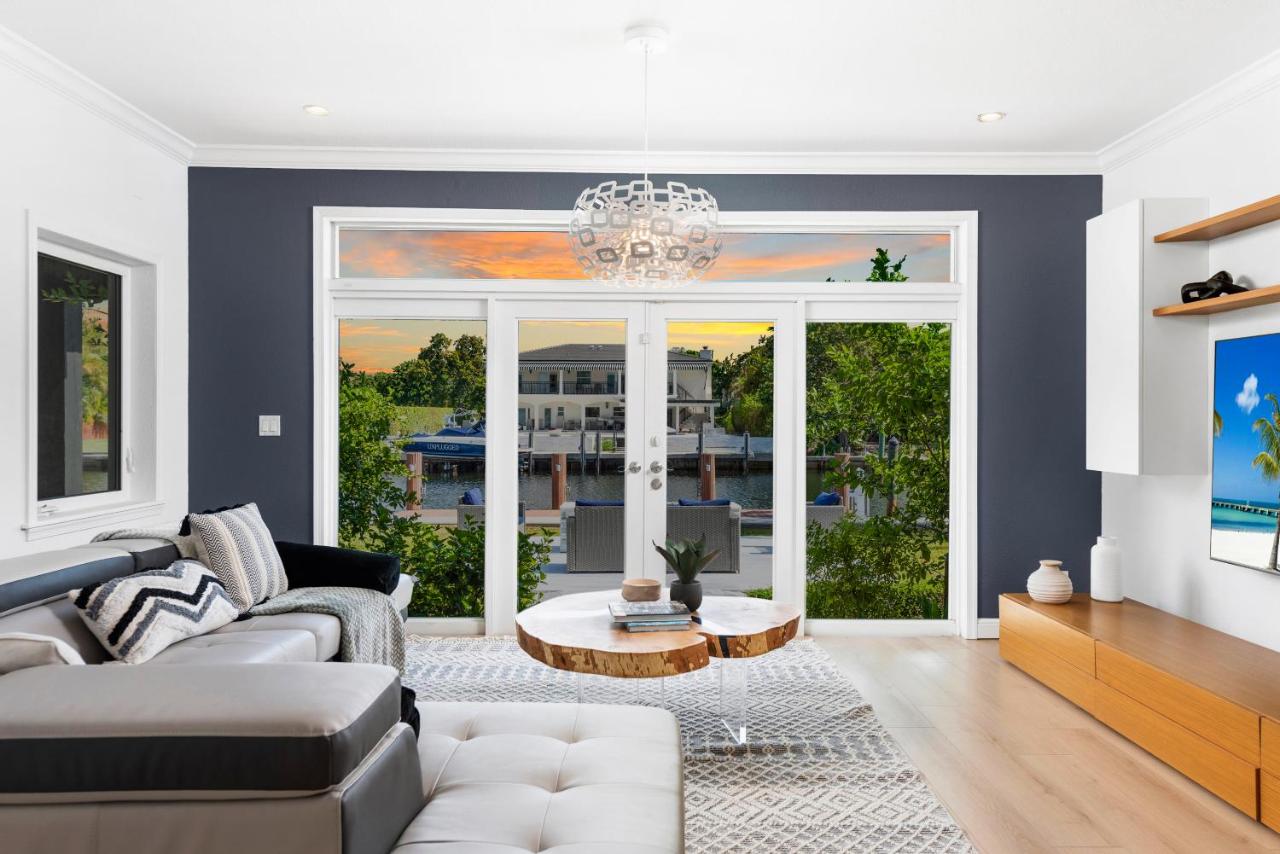 Villa Asher - Waterfront with dock - 4