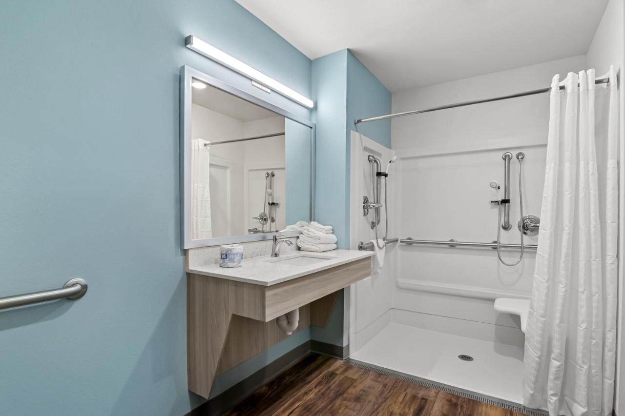 WoodSpring Suites Newington — photo 3