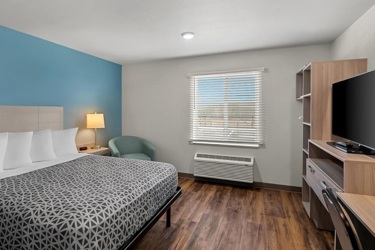 WoodSpring Suites Newington — photo 22
