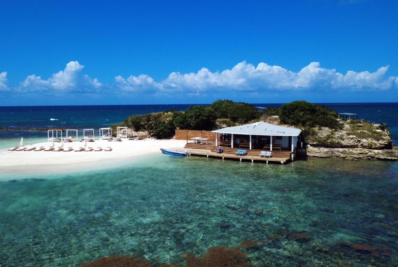 Hodges Bay Resort & Spa, an HQ Luxury Resort & Residences - 3