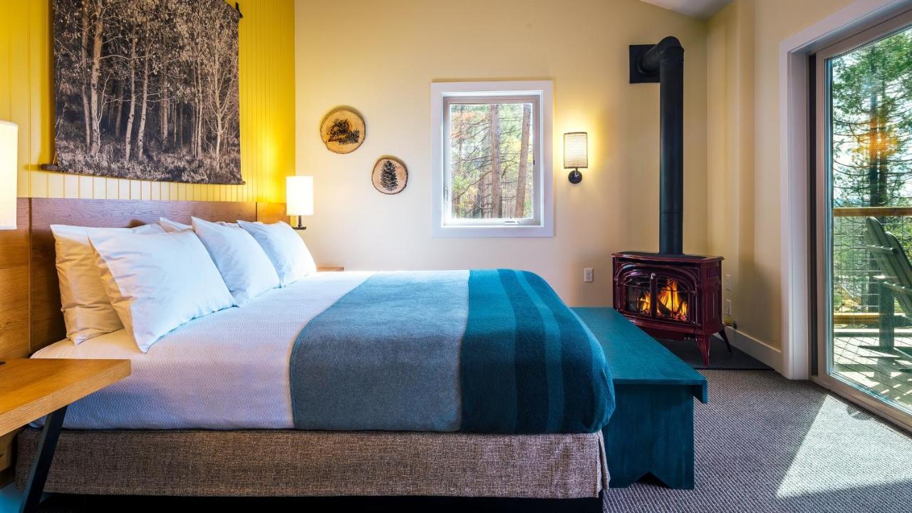 Rush Creek Lodge at Yosemite — photo 11