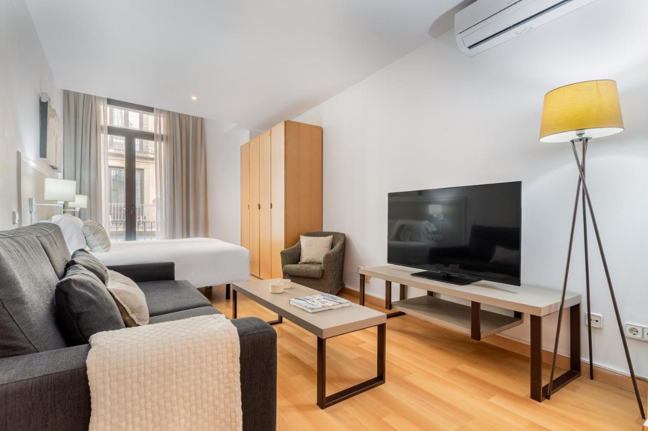 Aspasios Plaza Real Apartments - 5