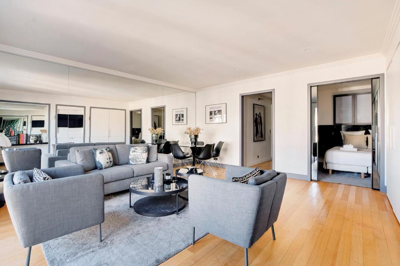 Pick A Flat's Apartment in Montaigne - Avenue Montaigne