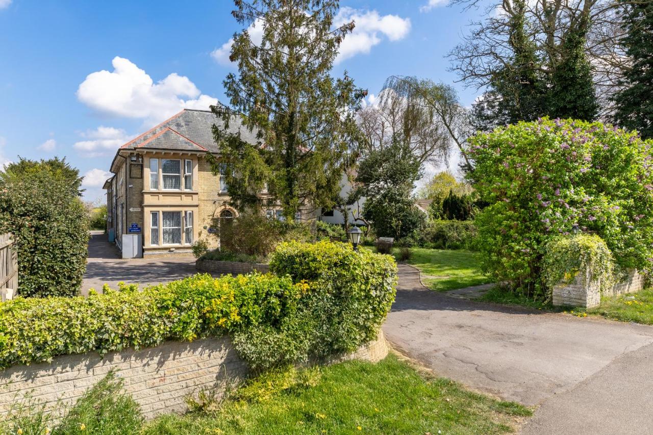 Shelford Lodge - 3