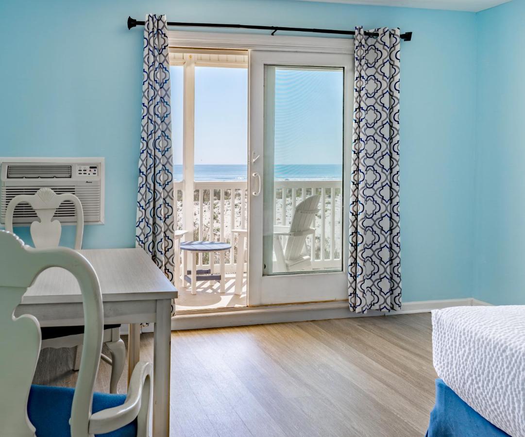 Drifting Sands Oceanfront Hotel — photo 18