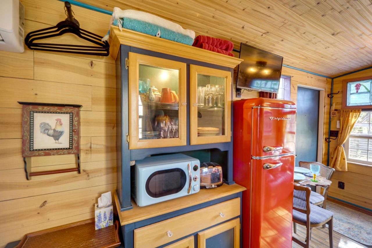 Walk to Lake Travis Austin Tiny Home with Hot Tub! - 4