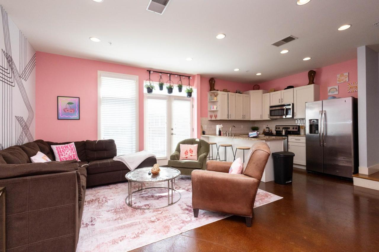 Lipstick & Boots 10 min to Broadway, Music Row, Fun